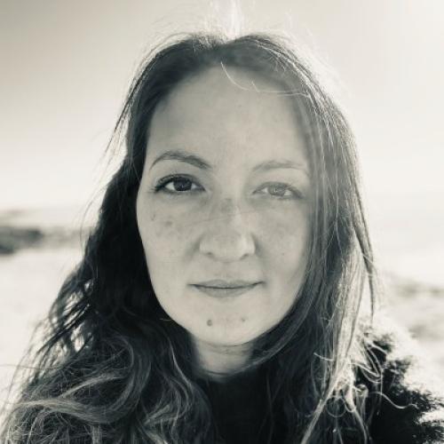 Sibel E. - Rédactrice senior | Correction & réécriture