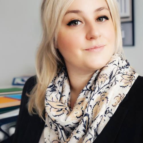 Karen R. - Assistante stratégique