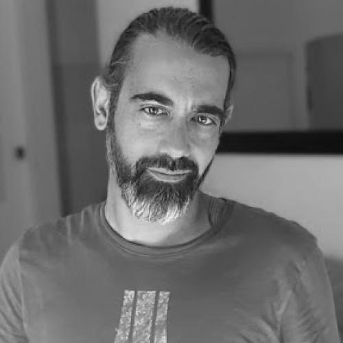 Ravi H. - Consultant tracking & web analytics