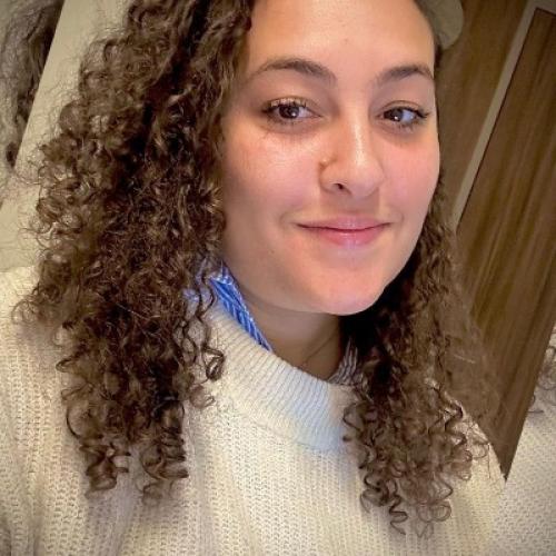 Sanaa Y. - Chef de projet appel d'offres