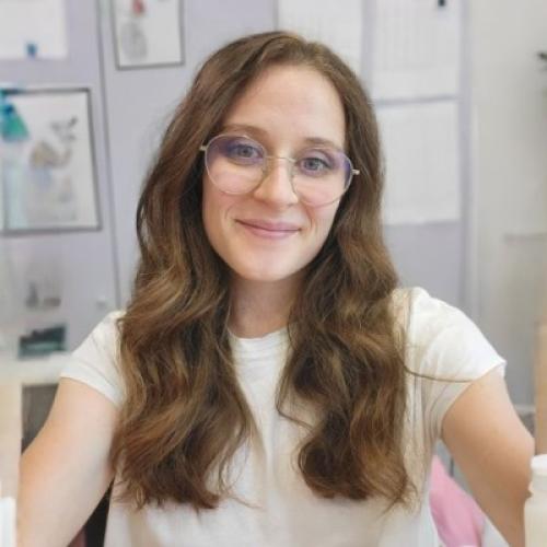 Emma C. - Community Manager