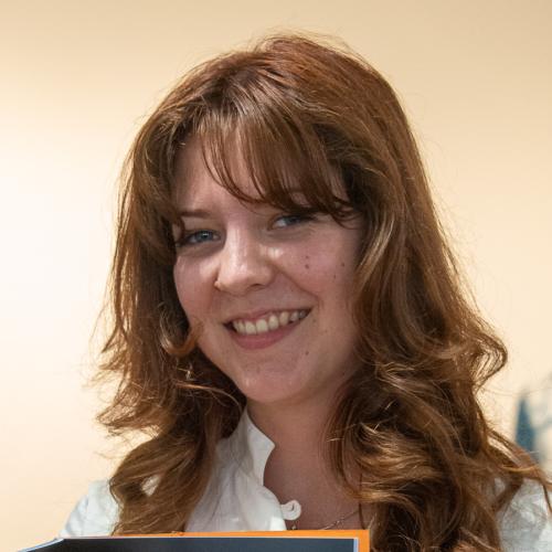 Alexiane L. - Directrice artistique en Design Graphique