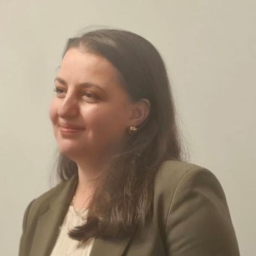 Carine E. - Marketing & CRM Manager – Stratégie | Data | Performance