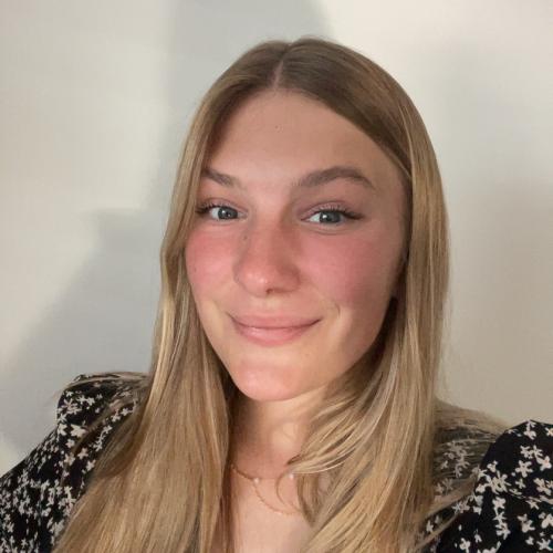 Chloe L. - ASSISTANTE DE GESTION