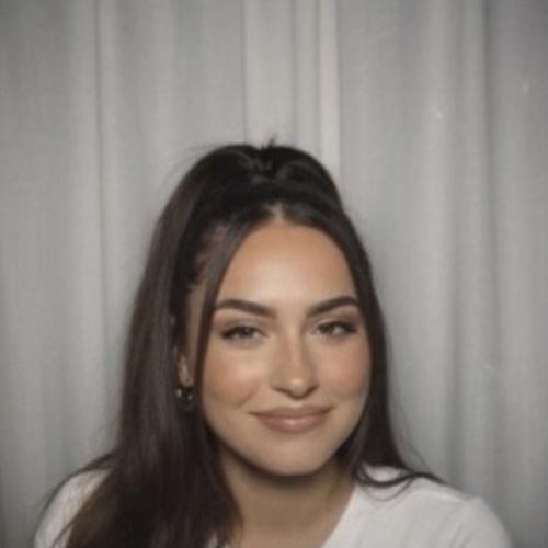 Merve A. - Chargée de projet