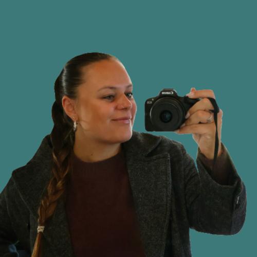 Pauline B. - Graphiste, DA et Photographe