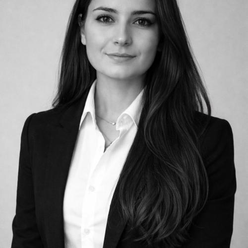 Lyna B. - Juriste Droit des Affaires, Droit commercial, Consommateurs