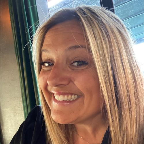 Coralie R. - Responsable de service