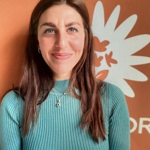 Dinah T. - Assistant administratif