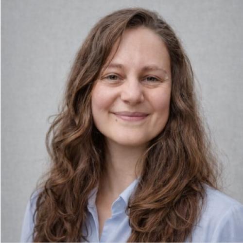 Maylis C. - Rédactrice & Correctrice Scientifique