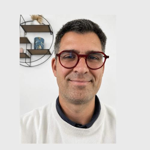 Manu H. - Office Manager