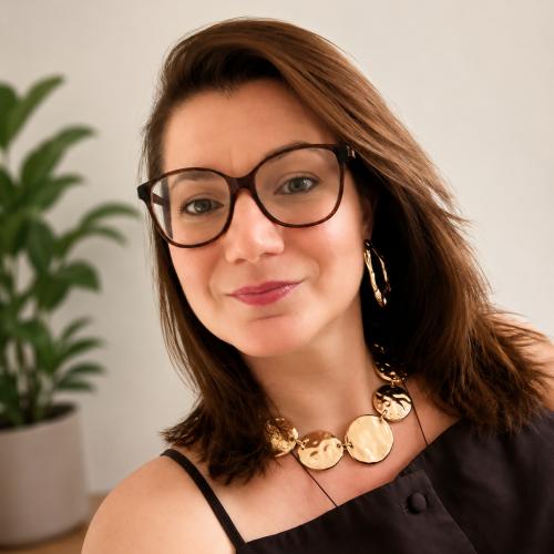 Julie L. - Assistante Administrative