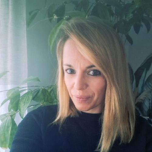 Mélanie R. - CONSULTANTE EN COMMUNICATION