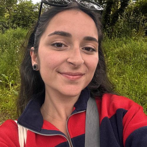 Nina B. - Monteuse vidéo - Journaliste