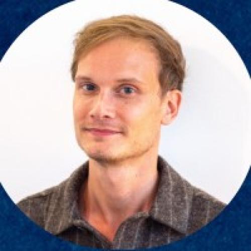 Lauri A. - Consultant en communication 360 & marketing
