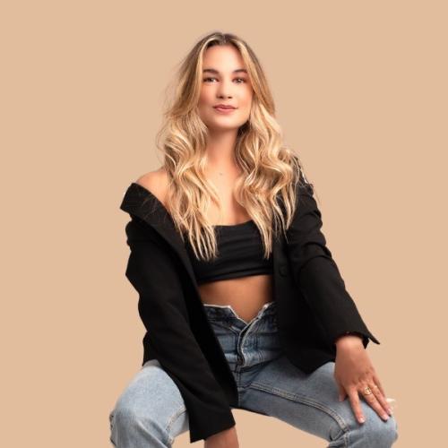 Angèle I. - Community Manager Freelance