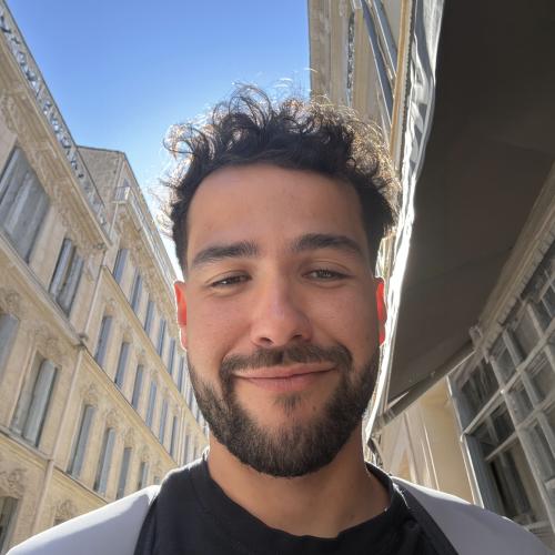Nicolas E. - Créateur vidéo et Directeur artistique