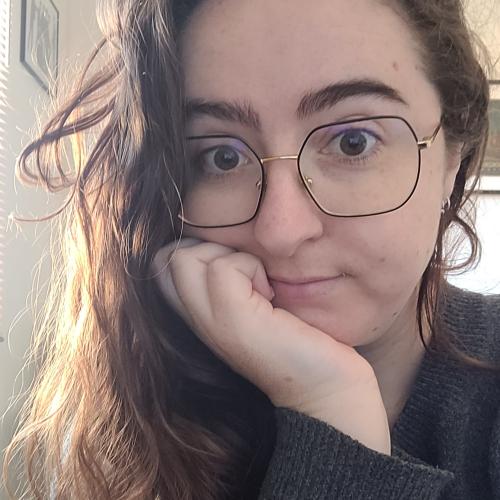 Justine C. - Community Manager