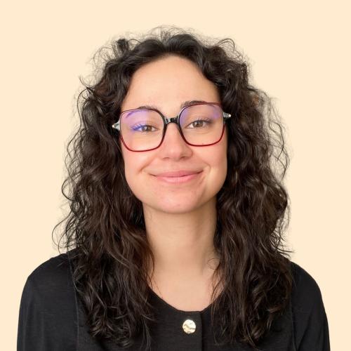 Emma F. - Chargée de projets éditoriaux chez AMIA Édition