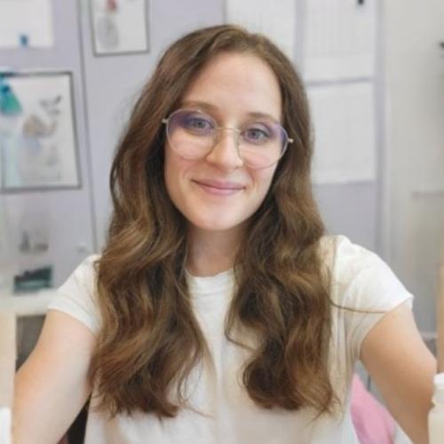 Emma C. - Community Manager