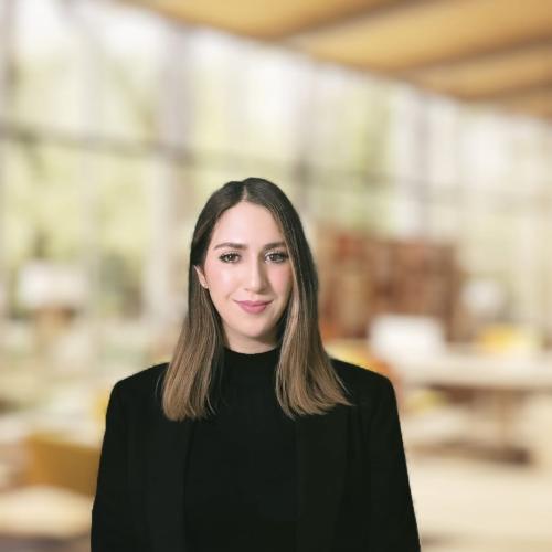 Hassania B. - Développement commercial, relation client et communication