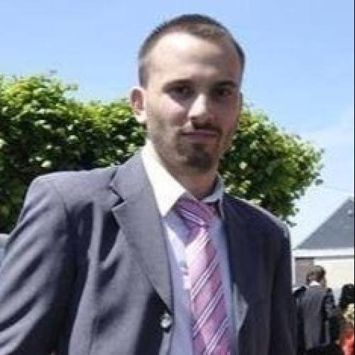 Nicolas V. - Ingénieur IVVQ Logiciel