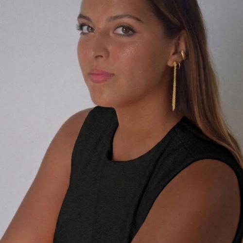 Marie Y. - Communication & stratégie digitale.