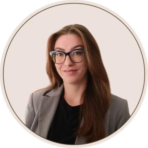 Laura N. - Community manager