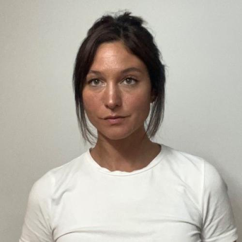 Lara H. - Directrice artistique, identité visuelle & photographie.